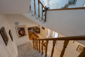 Private room in great Vila